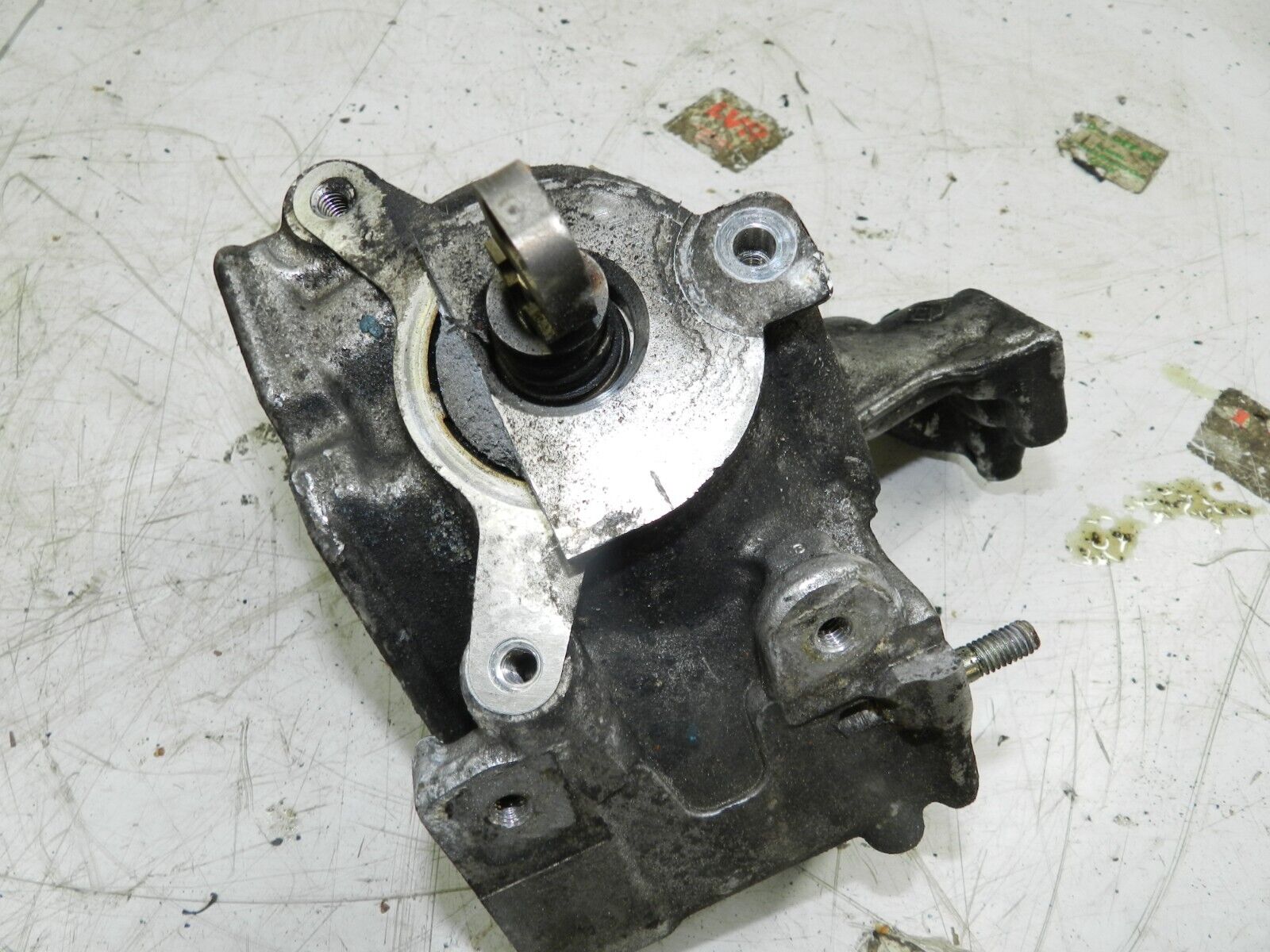 (126) RENAULT CLIO MK3 FACELIFT. EGR VALVE HOUSING - Image 3
