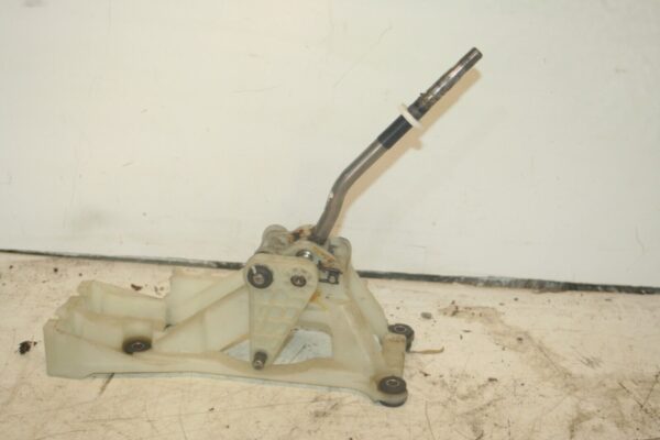 (98) TOYOTA RAV 4 MK1. GEAR STICK SELECTOR