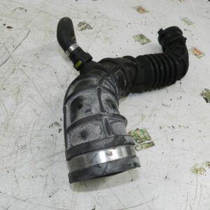 (126) RENAULT CLIO MK3 FACELIFT. AIR INTAKE PIPE