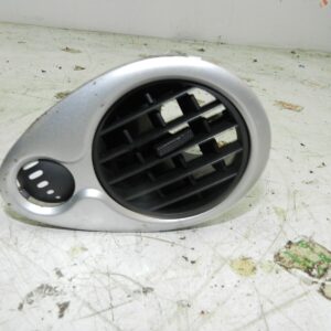 (126) RENAULT CLIO MK3 FACELIFT. AIR VENT