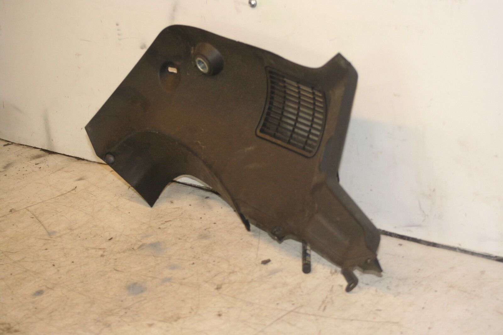 2004 VOLKSWAGEN CONVERTIBLE BEETLE 1.8T. PLASTIC TRIM PANEL - Image 5