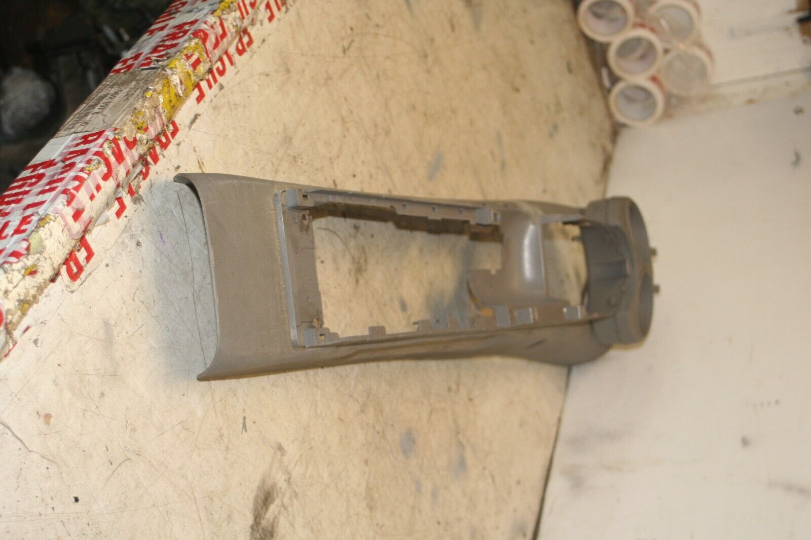 2004 VOLKSWAGEN CONVERTIBLE BEETLE 1.8T. CENTRE CONSOLE TRIM - Image 2