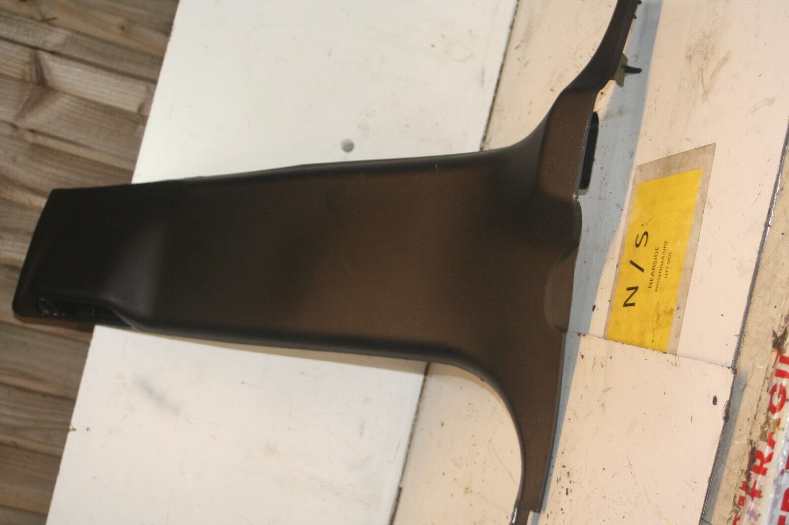 2011 FORD S MAX TITANIUM ECOBOOST. PASSENGER SIDE B PILLAR LOWER TRIM