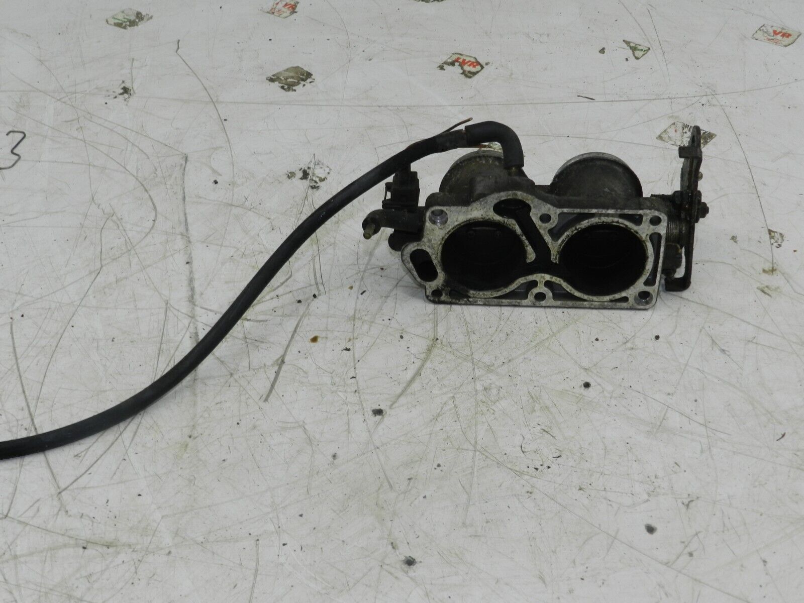 1993 FORD GRANADA DORCHESTER. THROTTLE BODY 2.9