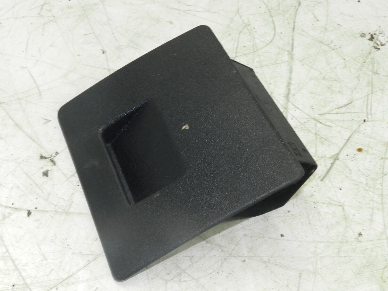 1993 FORD GRANADA DORCHESTER. STORAGE POCKET