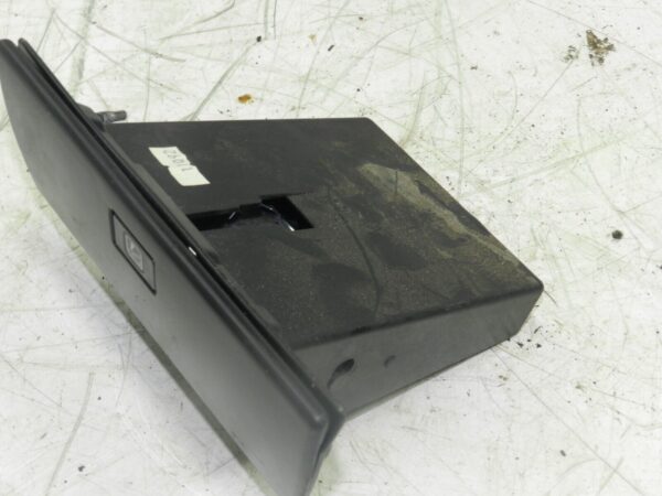 1993 FORD GRANADA DORCHESTER. ASHTRAY - Image 2