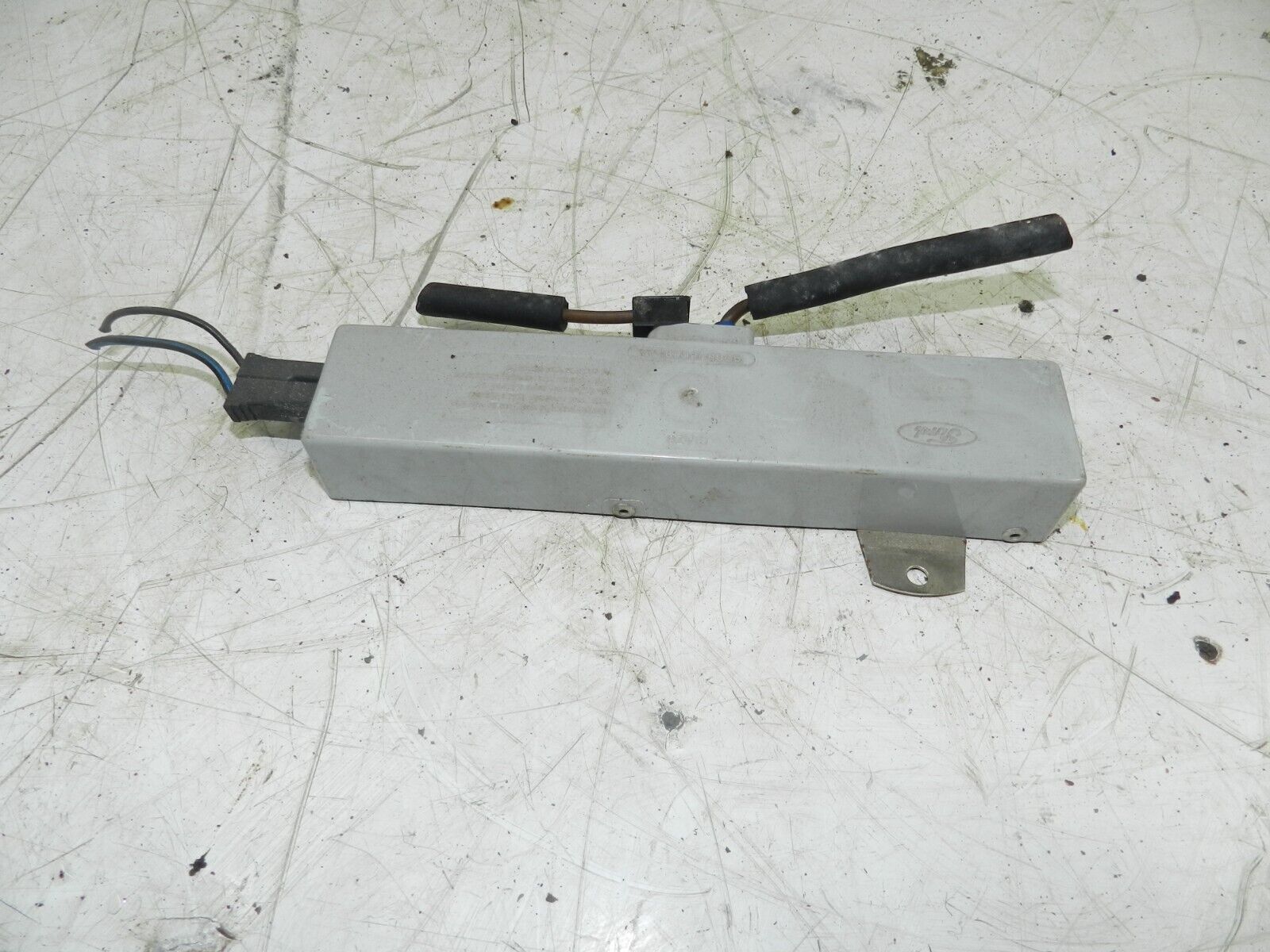 1993 FORD GRANADA DORCHESTER. ANTENNA CONTROL UNIT AMPLIFIER AERIAL 90GB18K891AA - Image 2