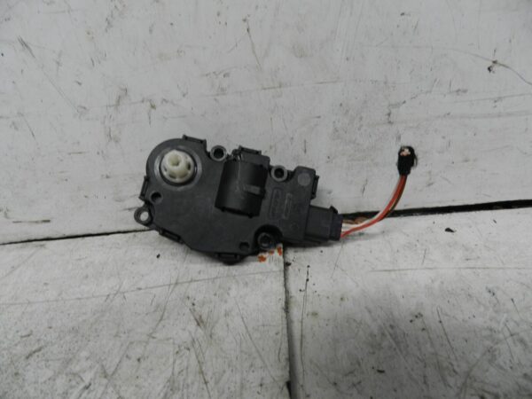 2014 AUDI S4 QUATRO A4 B8. HEATER CONTROL FLAP ACTUATOR - Image 2