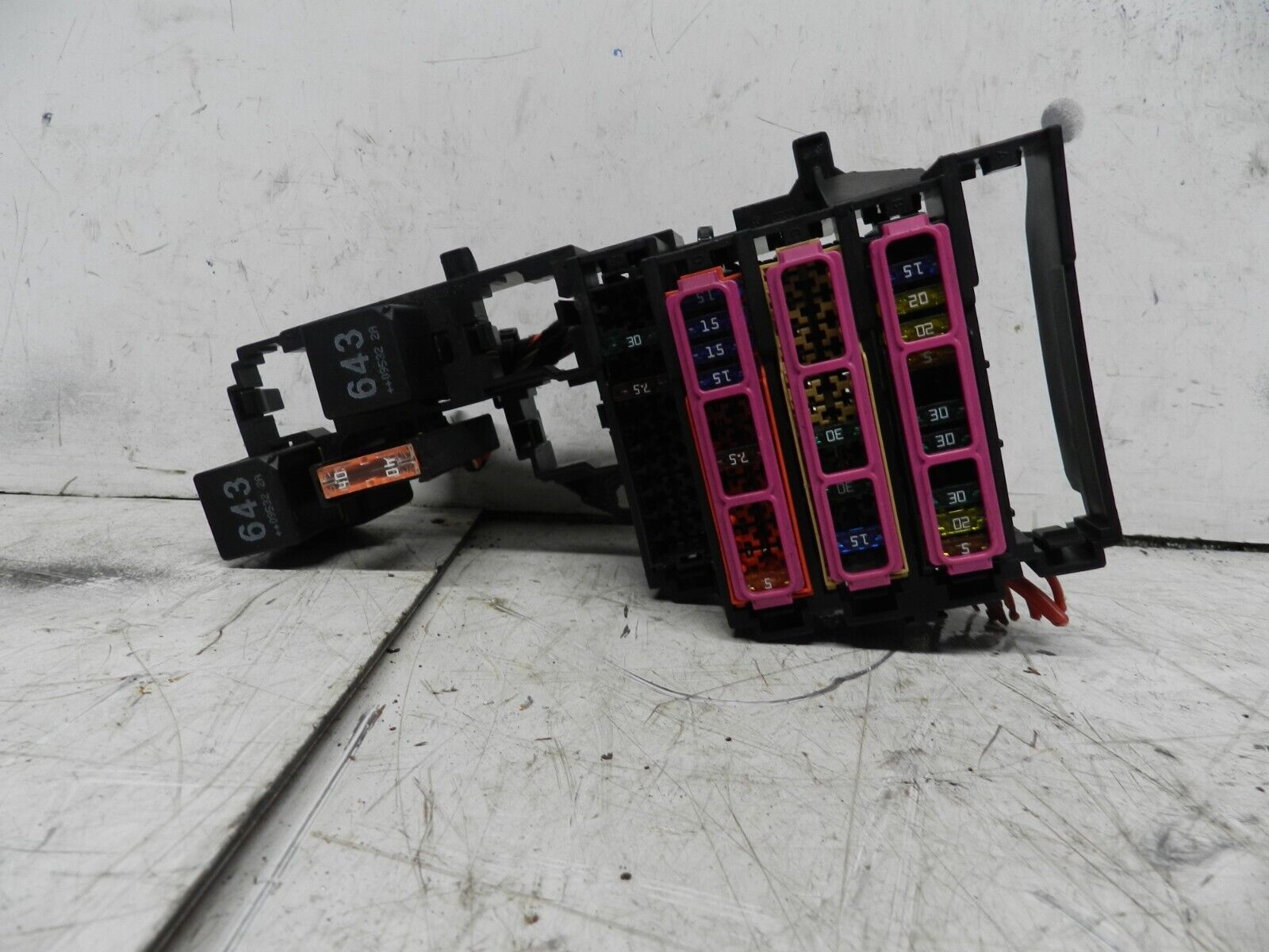 2014 AUDI S4 QUATRO A4 B8. FUSE BOX BOARD + RELAYS