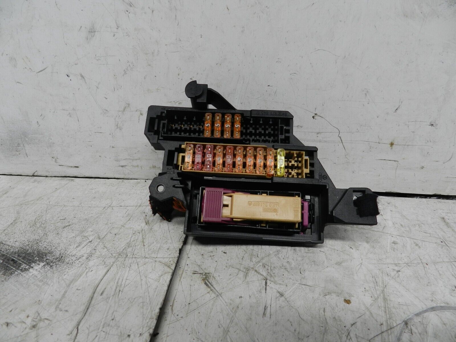 2014 AUDI S4 QUATRO A4 B8. FUSE BOX BOARD