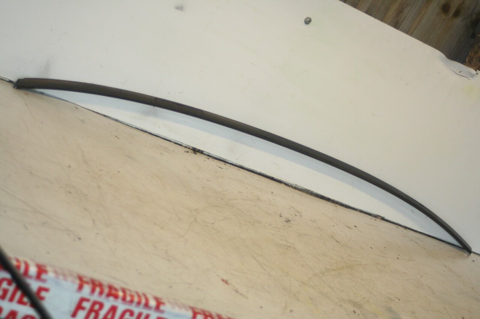 (95) 2010 BMW 1 SERIES E82. ROOF TRIM GUTTER PASSENGER SIDE