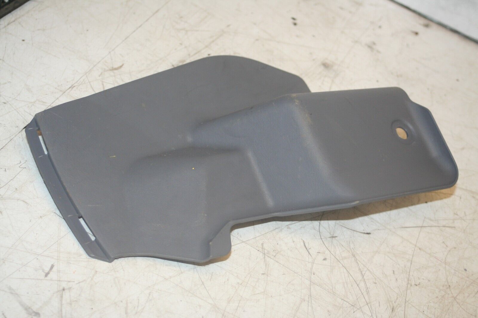 (99) TOYOTA RAV 4 3 DOOR. 55642-42030 DRIVER FRONT INTERIOR TRIM