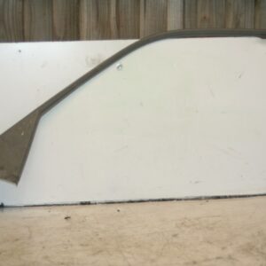 2000 MERCEDES C CLASS W202. DRIVER SIDE FRONT WINDOW SURROUND TRIM