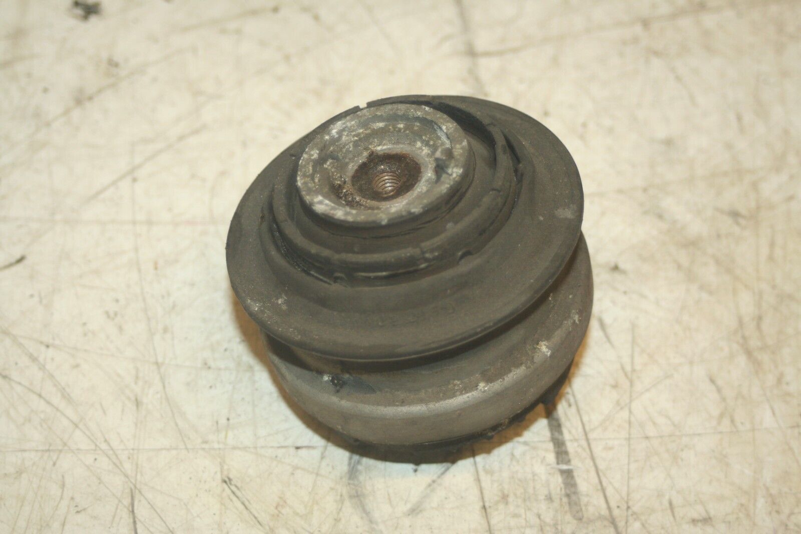 2005 MERCEDES S CLASS W220. ENGINE RUBBER MOUNT