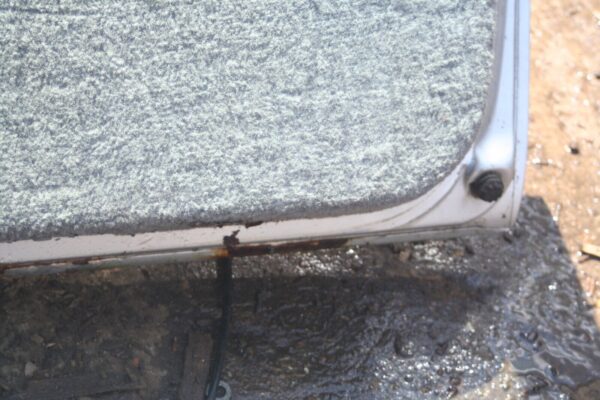 2000 MERCEDES C CLASS W202. BOOT LID TAILGATE COMPLETE IN SILVER RUSTED - Image 5