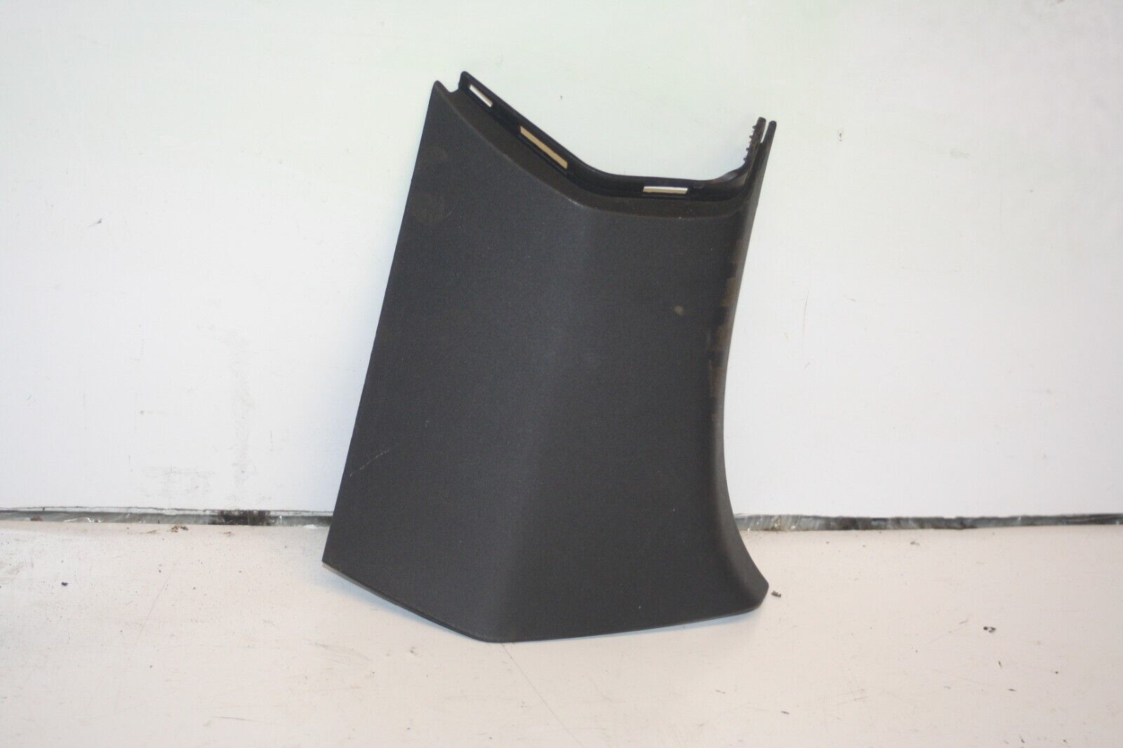 2010 CITROEN DS3. 7583335877 PASSENGER SIDE REAR C PILLAR TRIM