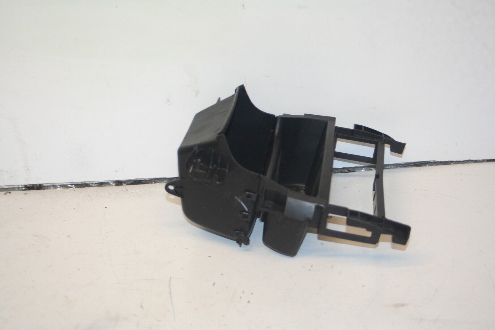 2010 CITROEN DS3. CENTRE CONSOLE FRAME 96842858377 STORAGE - Image 2