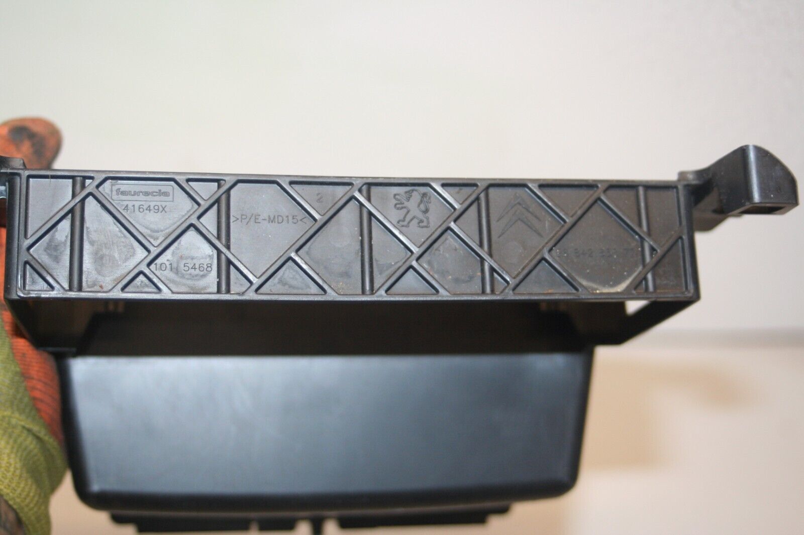 2010 CITROEN DS3. CENTRE CONSOLE FRAME 96842858377 STORAGE - Image 5