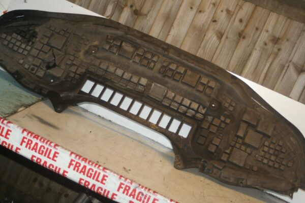 2005 MERCEDES S CLASS W220. UNDER CAR ENGINE TRAY - Image 4