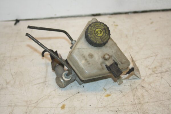 2000 MERCEDES C CLASS W202. BRAKE MASTER CYLINDER - Image 2