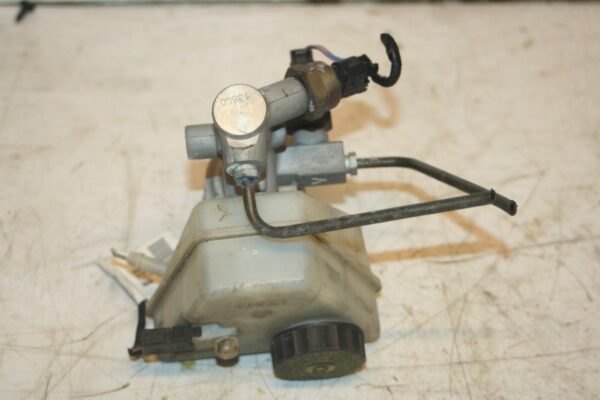 2000 MERCEDES C CLASS W202. BRAKE MASTER CYLINDER - Image 4