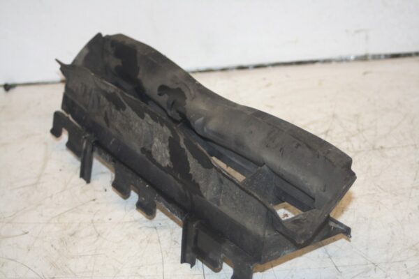2000 MERCEDES C CLASS W202. INTERCOOLER VENT PLASTICS COWL AIR FLOW - Image 4