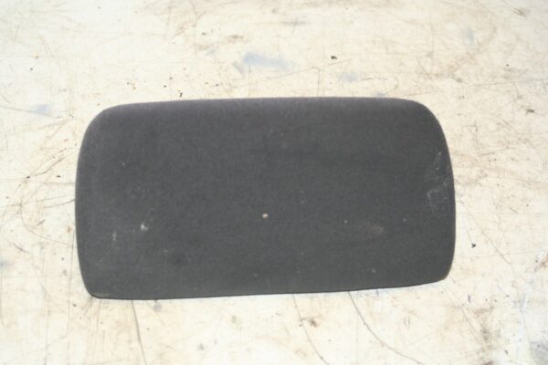 2004 VOLKSWAGEN CONVERTIBLE BEETLE 1.8T. REAR HEAD REST