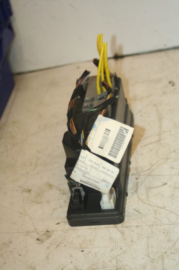 2000 MERCEDES C CLASS W202. CENTRAL LOCKING PUMP MOTOR ACTUATOR 2108002948 - Image 4