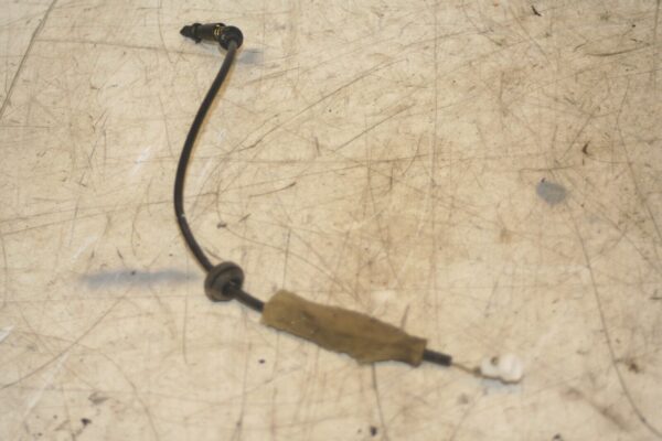 2004 VOLKSWAGEN CONVERTIBLE BEETLE 1.8T. FUEL CAP LATCH CABLE