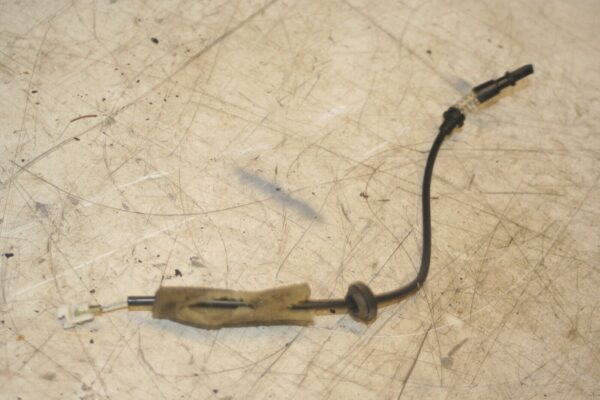 2004 VOLKSWAGEN CONVERTIBLE BEETLE 1.8T. FUEL CAP LATCH CABLE - Image 2
