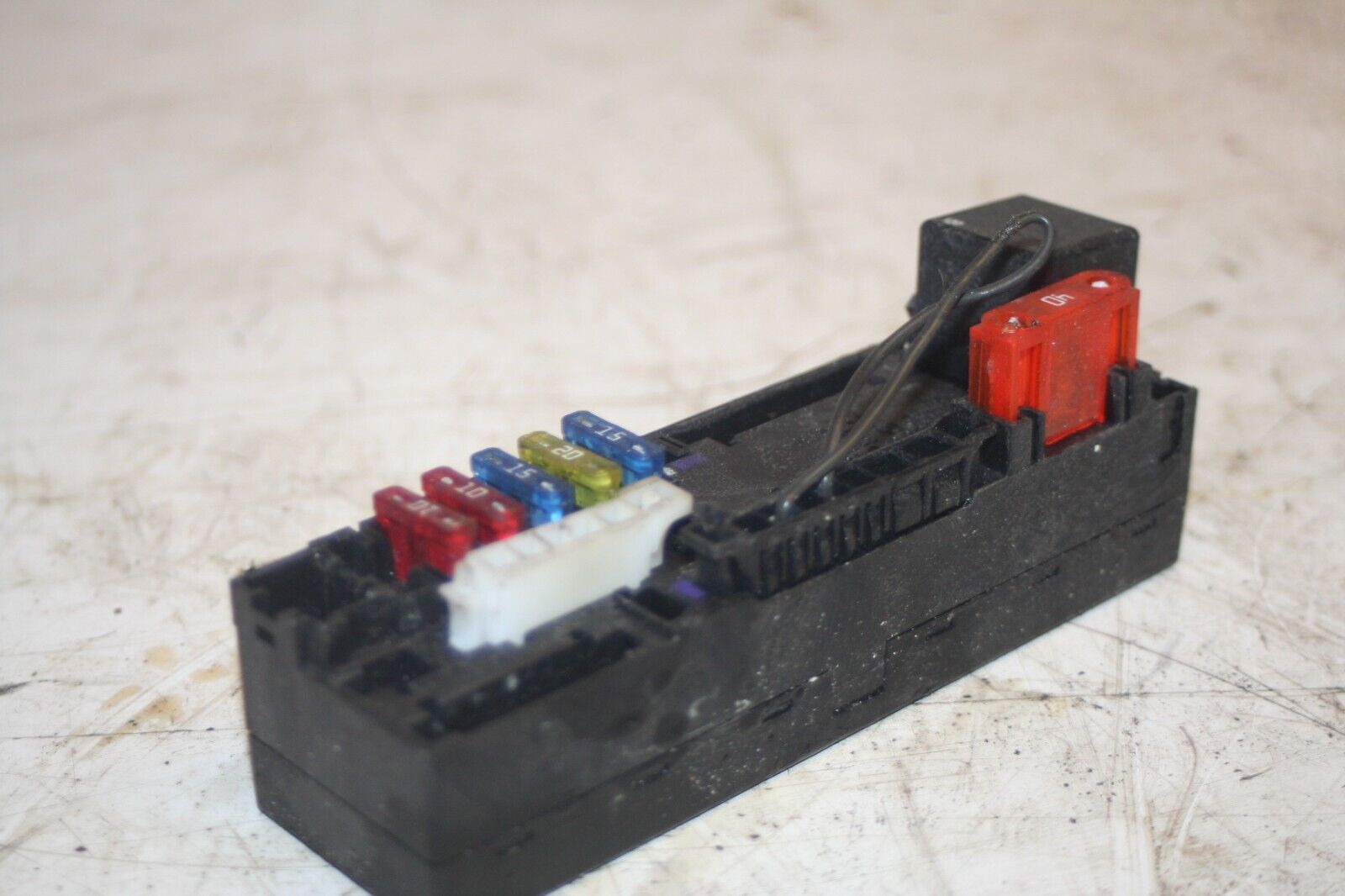 2000 MERCEDES C CLASS W202. FUSE BOX BOARD - Image 3