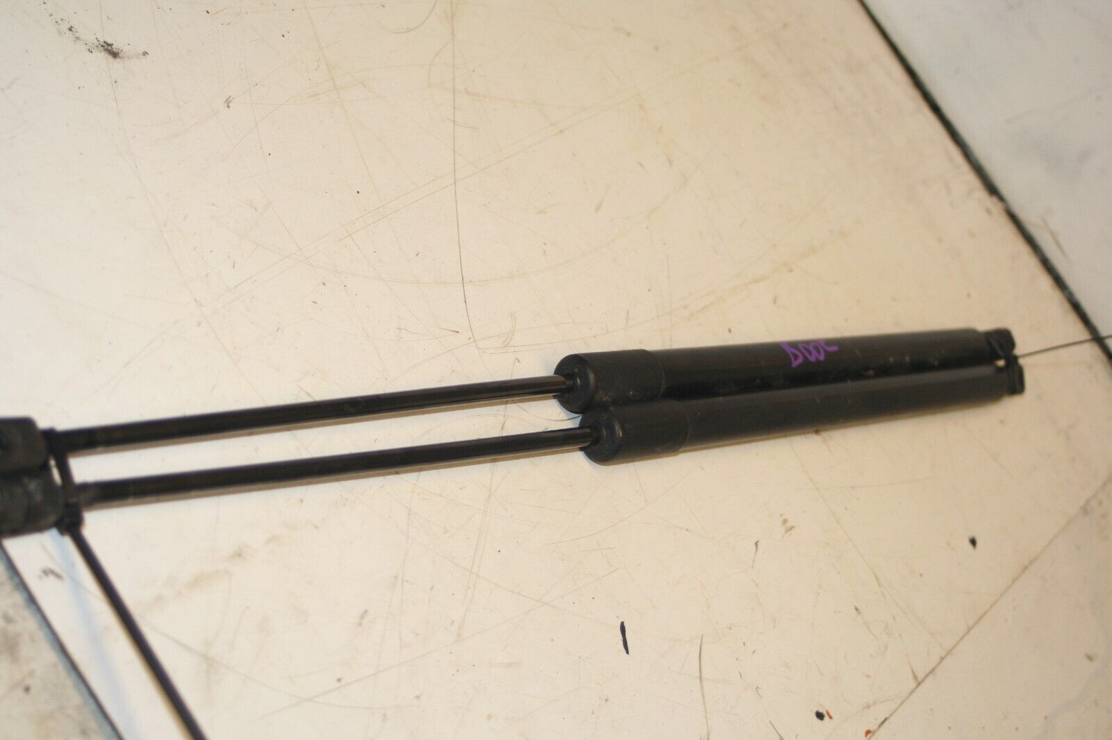 2011 FORD S MAX TITANIUM ECOBOOST. BOOT GAS STRUTS
