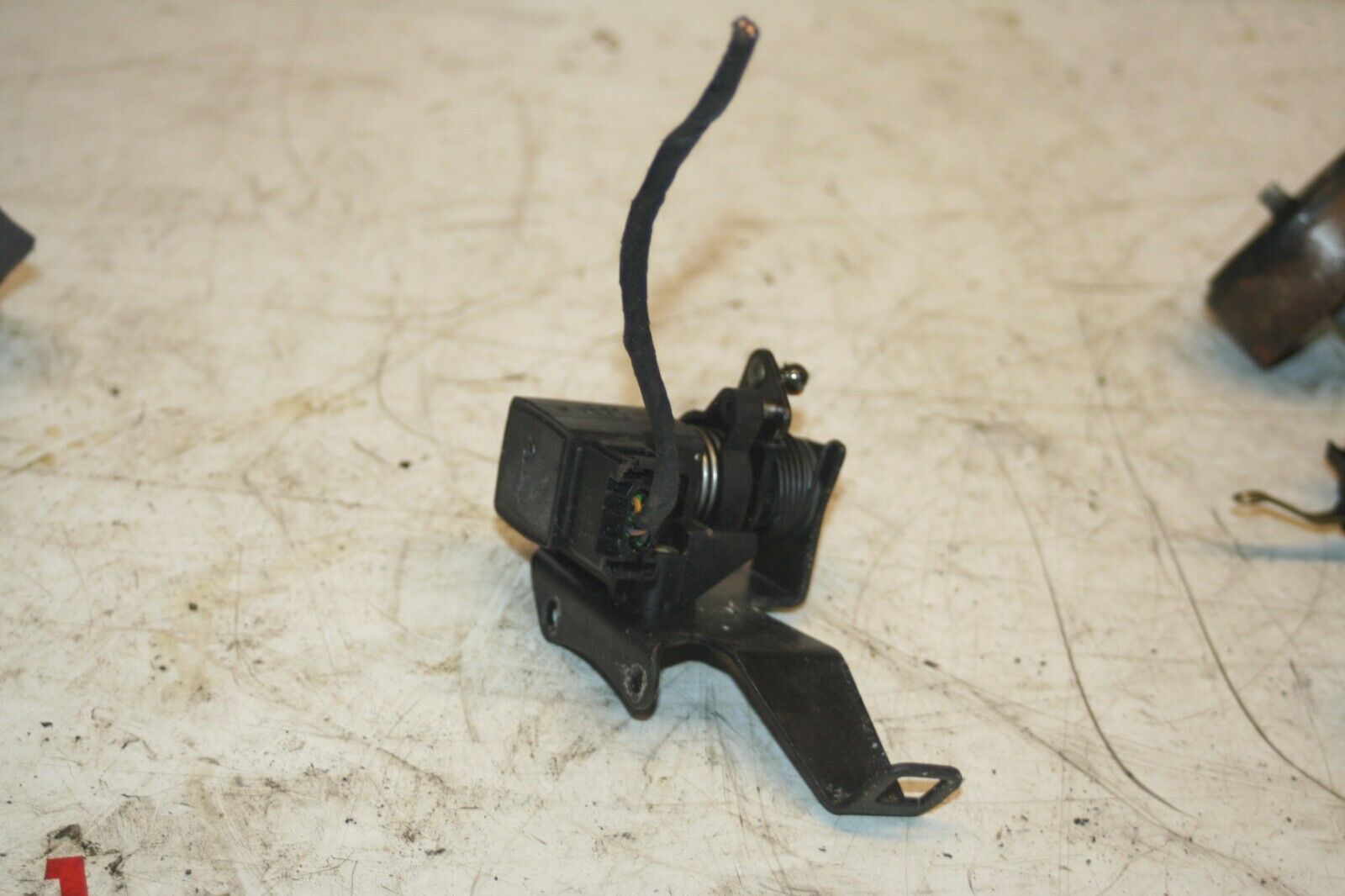 2000 MERCEDES C CLASS W202. CRUISE CONTROL ACTUATOR CONTROL