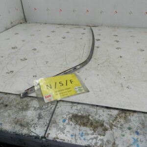 1993 FORD GRANADA DORCHESTER. PASSENGER SIDE FRONT WINDOW CHROME TRIM