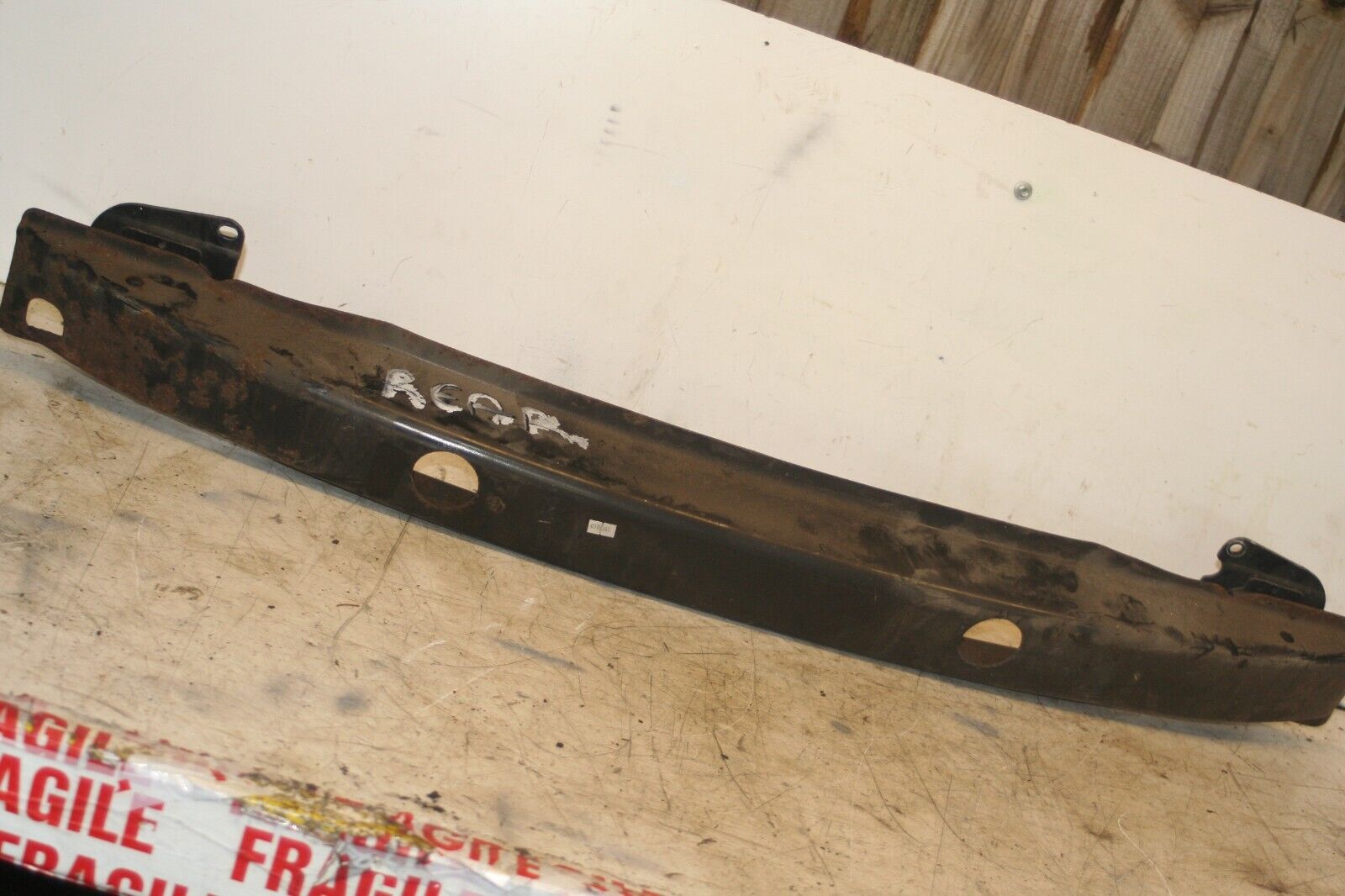 2004 VOLKSWAGEN CONVERTIBLE BEETLE 1.8T. REAR BUMPER SUPPORT CRASH BAR
