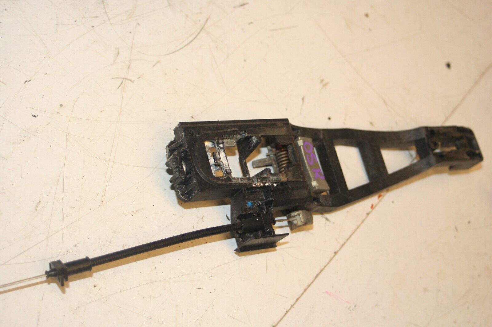 2011 FORD S MAX TITANIUM ECOBOOST. DRIVER SIDE REAR DOOR HANDLE FRAME
