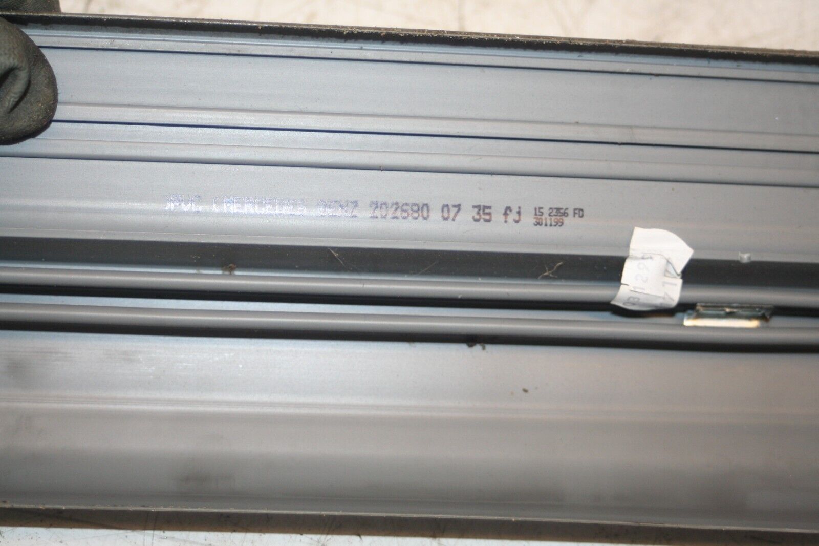 2000 MERCEDES C CLASS W202. FLOOR SILL KICK PLATE - Image 5