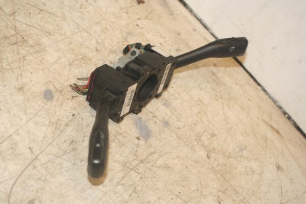 2004 VOLKSWAGEN CONVERTIBLE BEETLE 1.8T. WIPER AND INDICATOR STALKS - Image 2