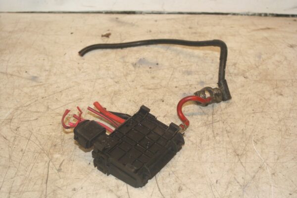 2004 VOLKSWAGEN CONVERTIBLE BEETLE 1.8T. BATTERY POSITIVE TERMINAL LINKABLE FUSE - Image 3