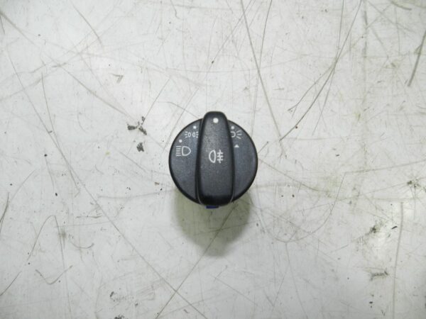 1993 FORD GRANADA DORCHESTER. HEADLIGHT SWITCH