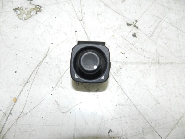 1993 FORD GRANADA DORCHESTER. WING MIRROR SWITCH