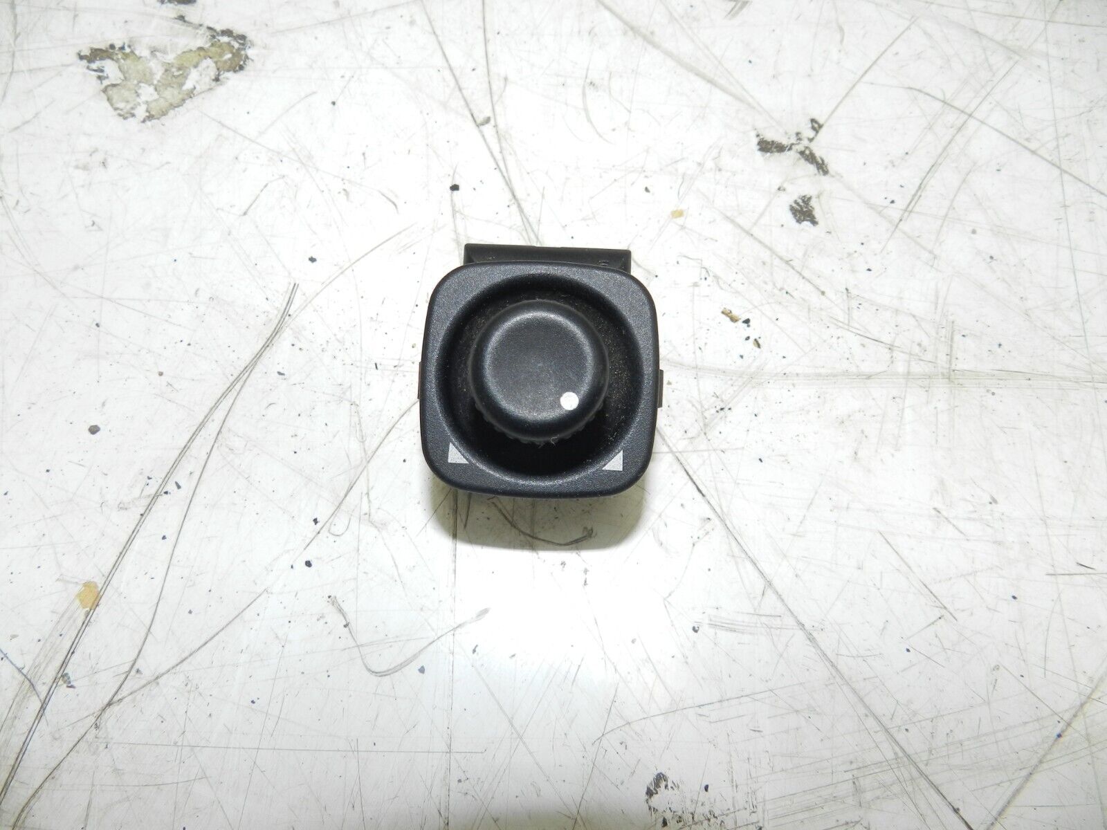 1993 FORD GRANADA DORCHESTER. WING MIRROR SWITCH