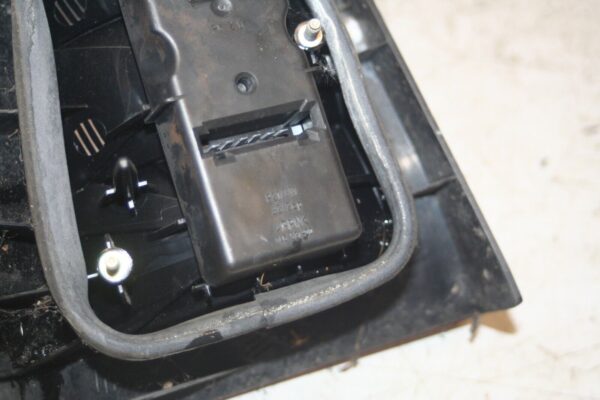 2000 MERCEDES C CLASS W202. DRIVER SIDE REAR LIGHT UNIT - Image 6