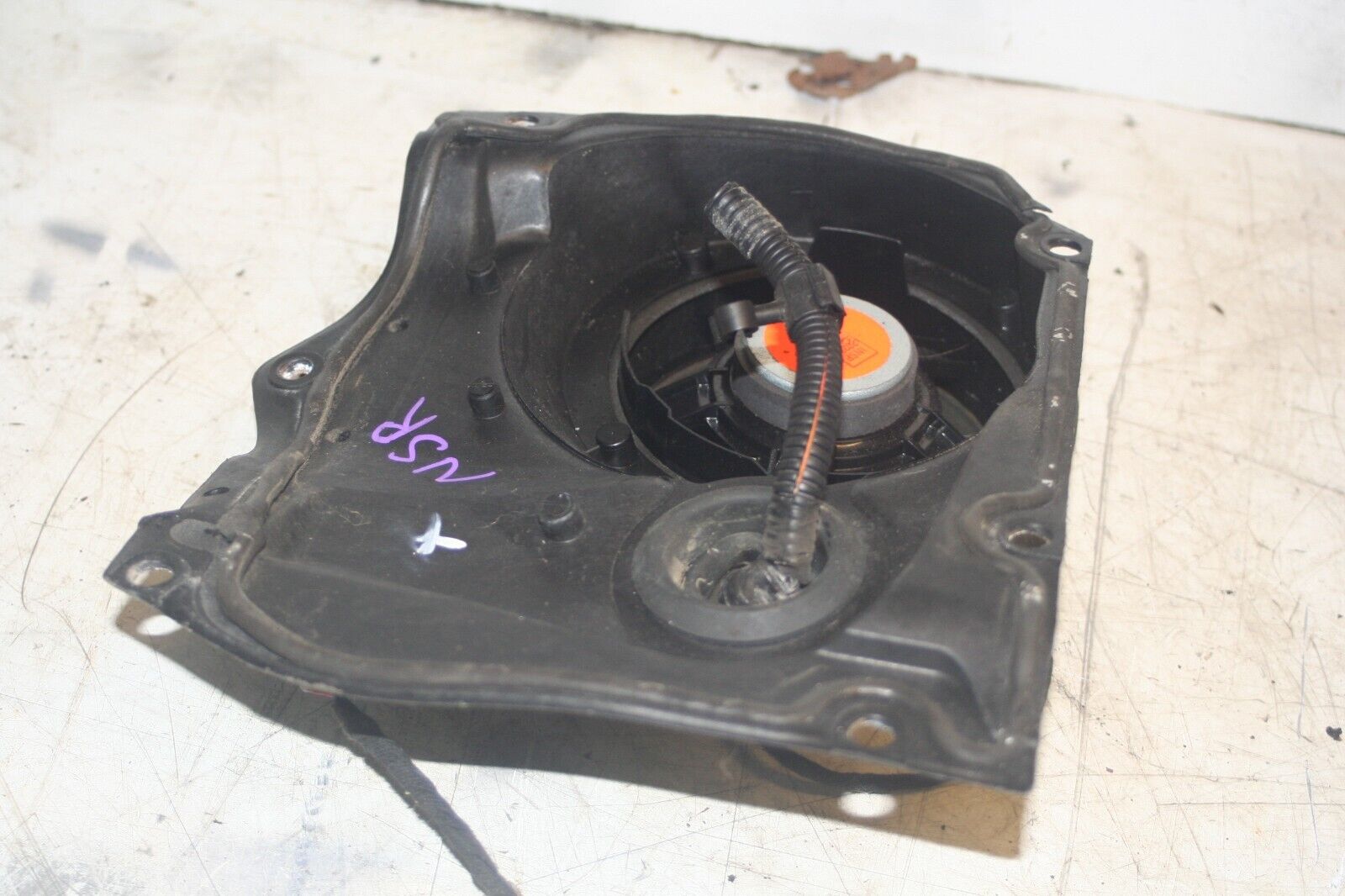 2004 VOLKSWAGEN CONVERTIBLE BEETLE 1.8T. PASSENGER SIDE REAR SPEAKER
