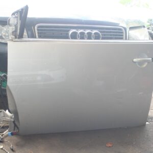 2004 VOLKSWAGEN CONVERTIBLE BEETLE 1.8T. PASSENGER SIDE DOOR SHELL IN SILVER
