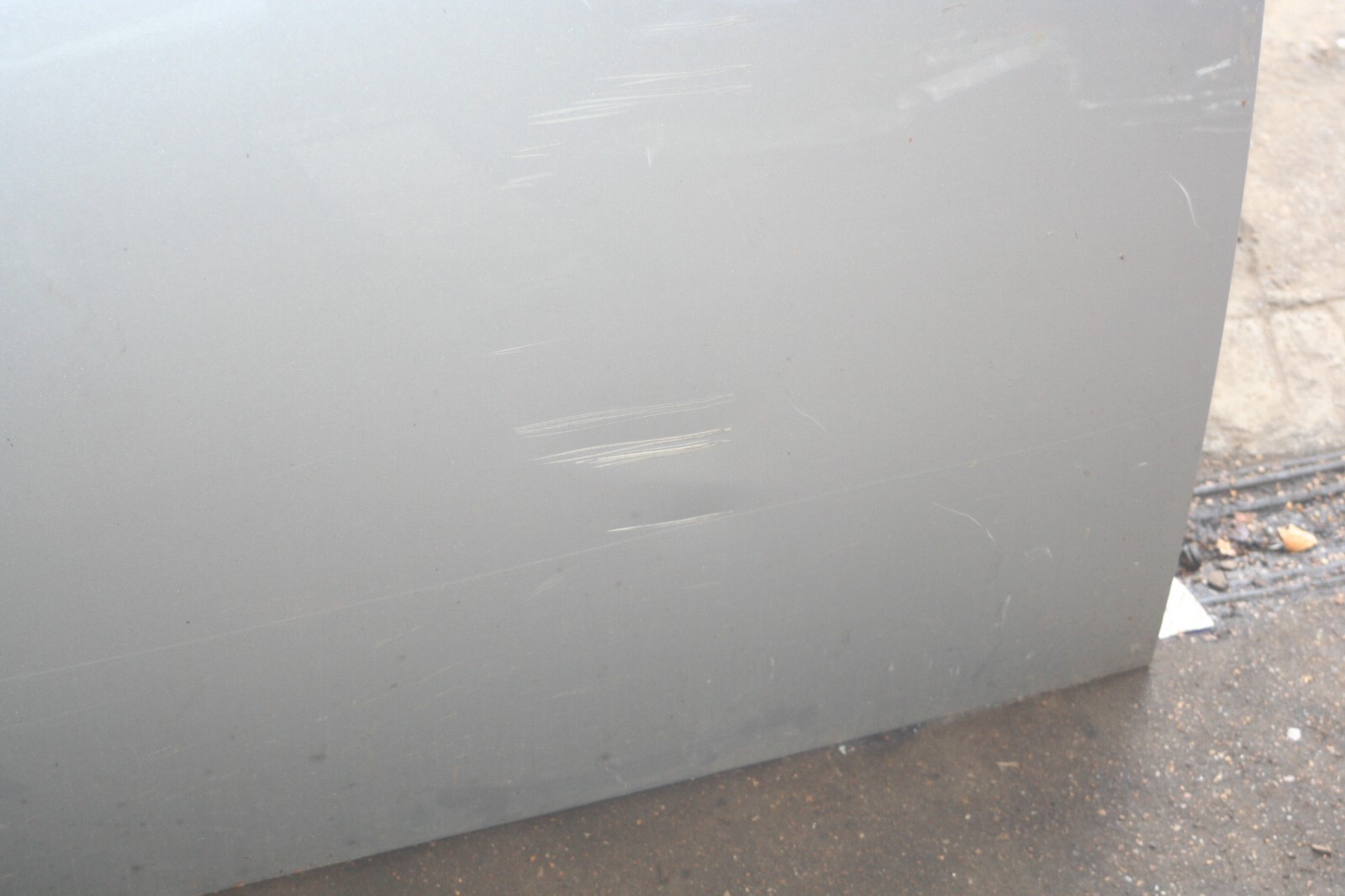 2004 VOLKSWAGEN CONVERTIBLE BEETLE 1.8T. PASSENGER SIDE DOOR SHELL IN SILVER - Image 4