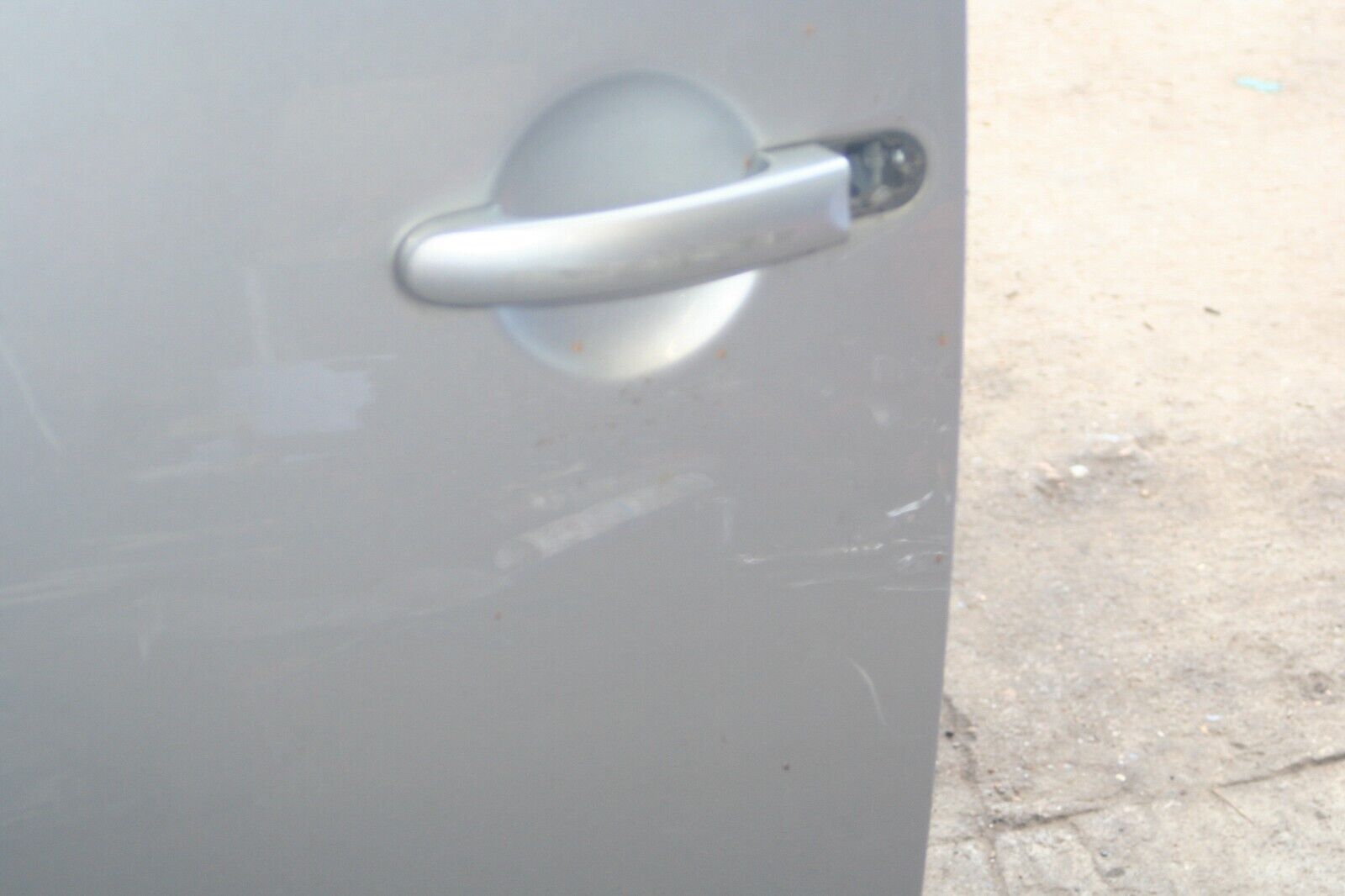 2004 VOLKSWAGEN CONVERTIBLE BEETLE 1.8T. PASSENGER SIDE DOOR SHELL IN SILVER - Image 5