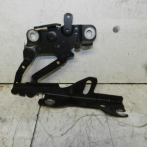 2014 BMW 1 SERIES F21 118D. BONNET HINGE