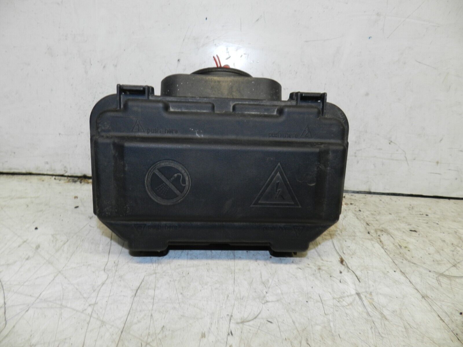 2014 BMW 1 SERIES F21 118D. FUSE BOX BOARD