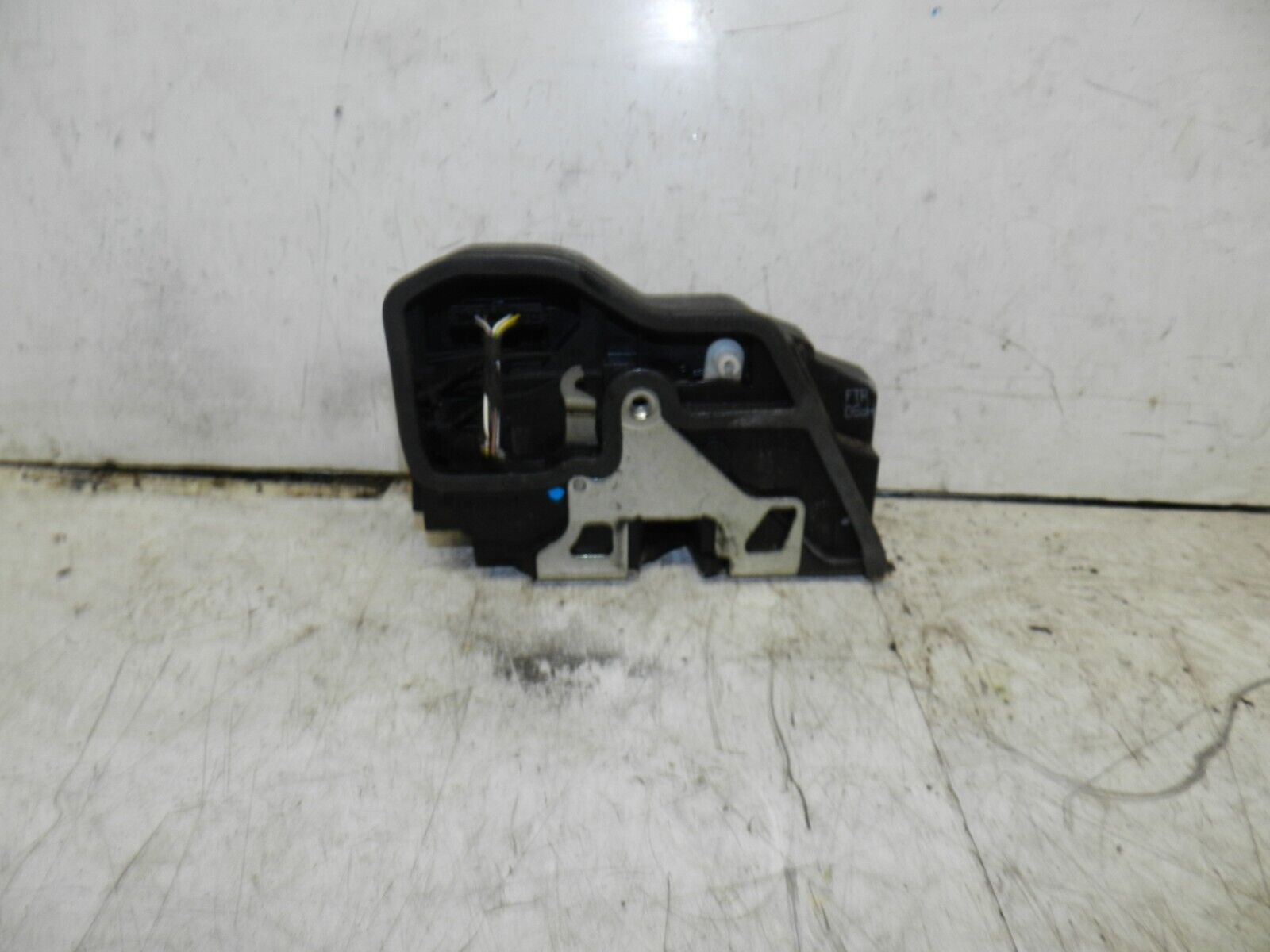 2014 BMW 1 SERIES F21 118D. DRIVER SIDE FRONT DOOR LOCK MOTOR